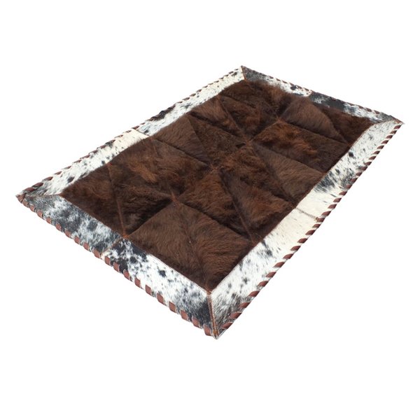 TRAHIDE - Premium Cowhide Patchwork Rug - Cow hide Border - 2x3 Feet - Rustic Home Decor Rug